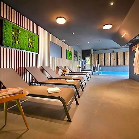 Maxmilian Lifestyle Hotel