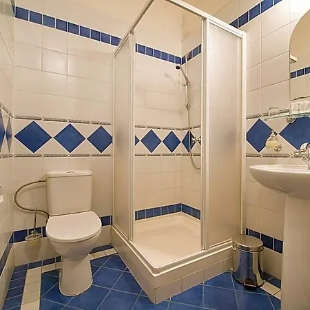 Maxmilian Lifestyle Hotel